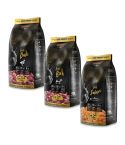 drei schwarze Futtersäcke mit goldenen Details und Fotos vom Futterinhalt, auf der Verpackung stehen die jeweiligen Produktinformationen